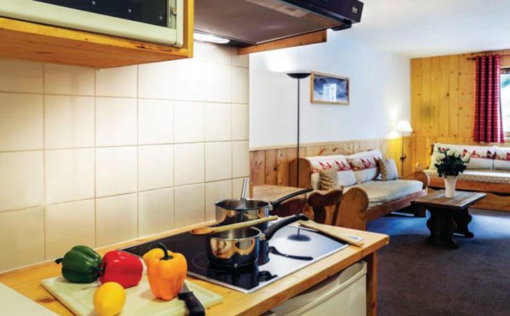 Alpina Lodge Apartments, Val d'Isere, Kitchen